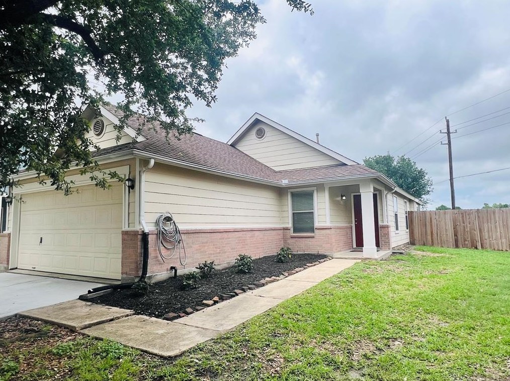 6738 Green Pear Ln, Houston, TX 77049-3158