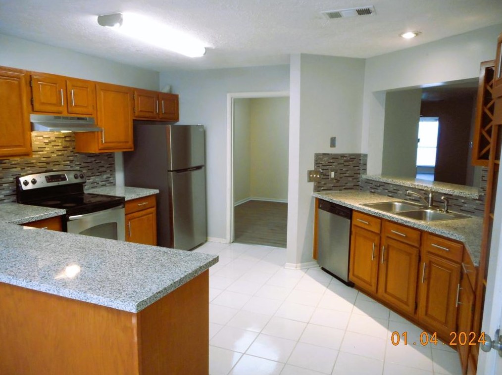 1515 Bradney Dr, Houston, TX 77077