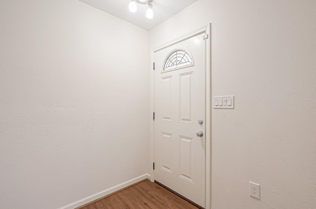 2126 Counter Point Dr, Houston TX  77055-1708 exterior