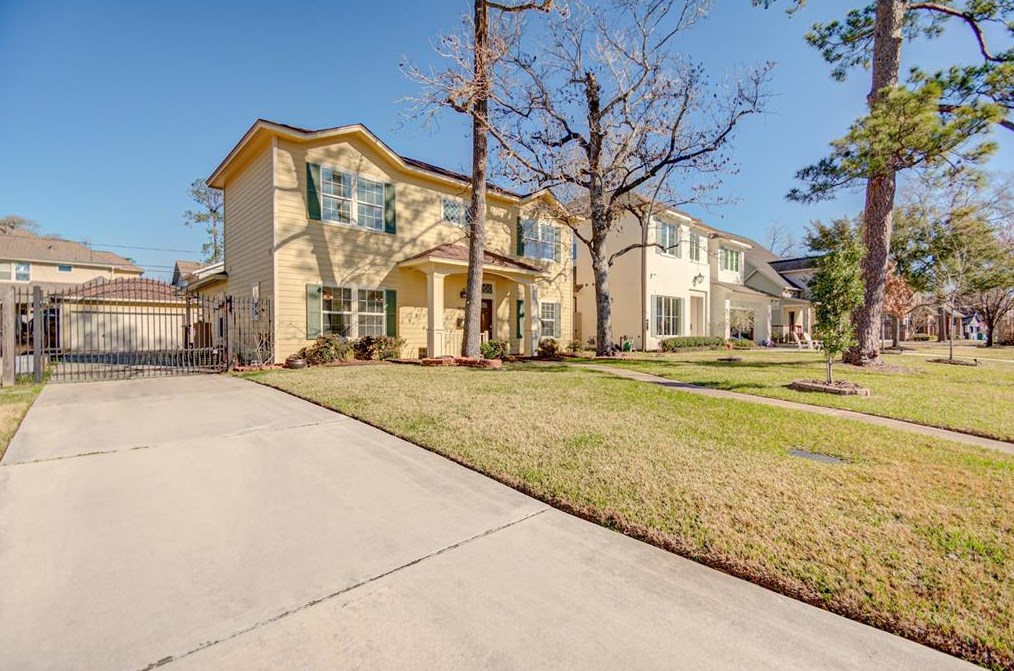 1510 Woodcrest Dr, Houston, TX 77018