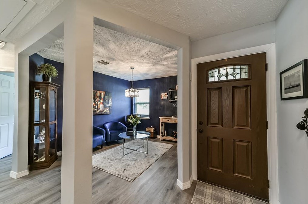 109 Country Ln, League City, TX 77573-3105