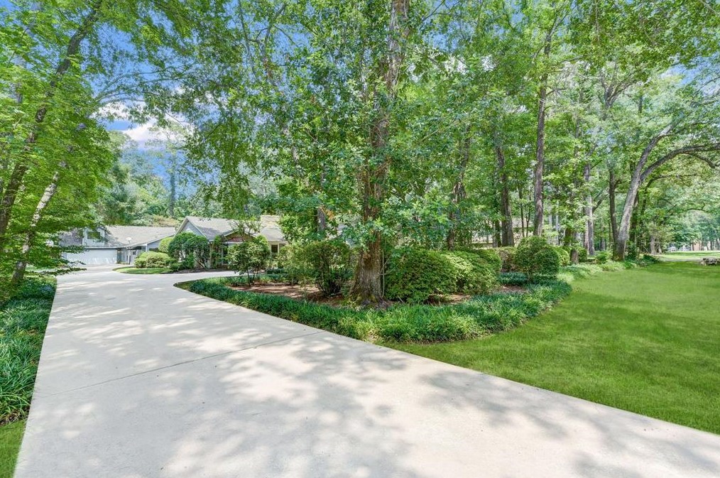 2319 Kings Forest Dr, Humble, TX 77339-2446