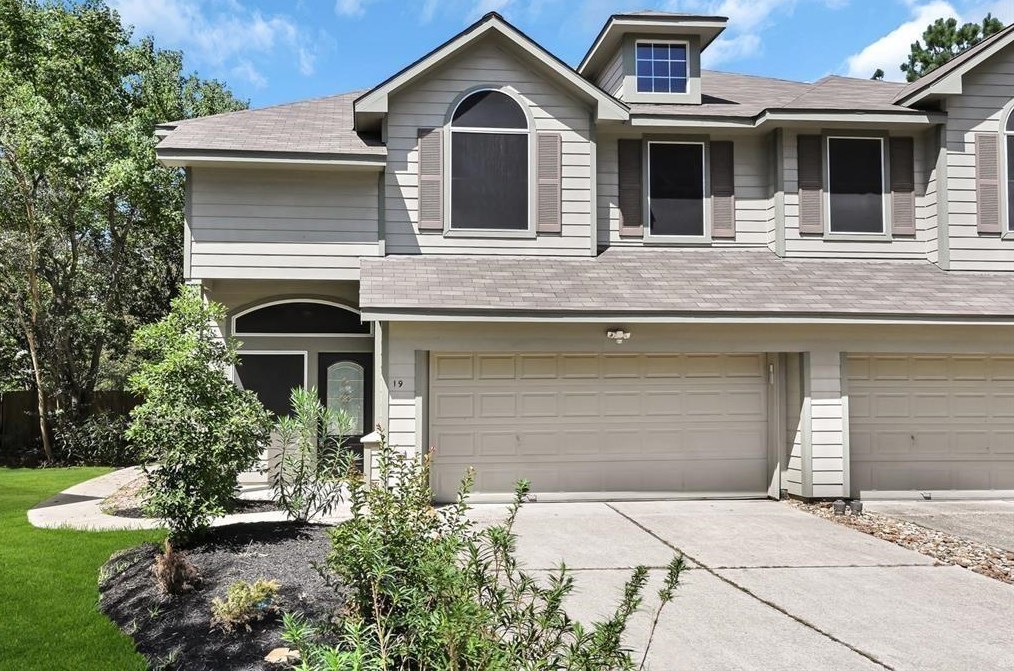19 Bellisima Ct, Conroe, TX 77384