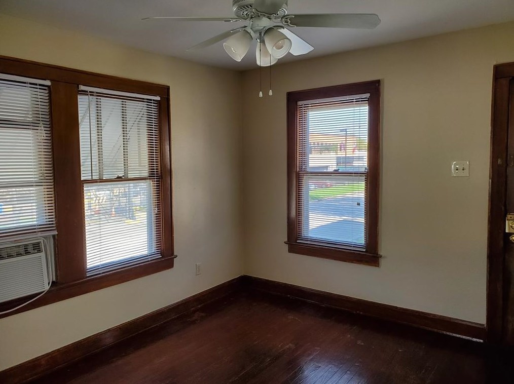 1707 Sidney St, Houston TX  77023-3028 exterior