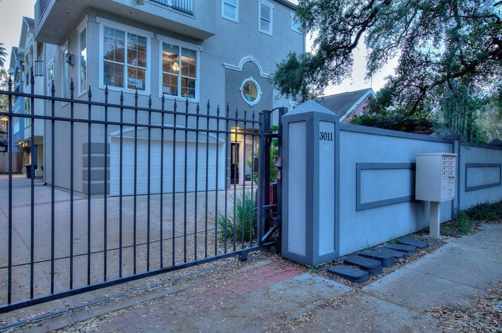 3011 Houston Ave, Houston, TX 77009-6774