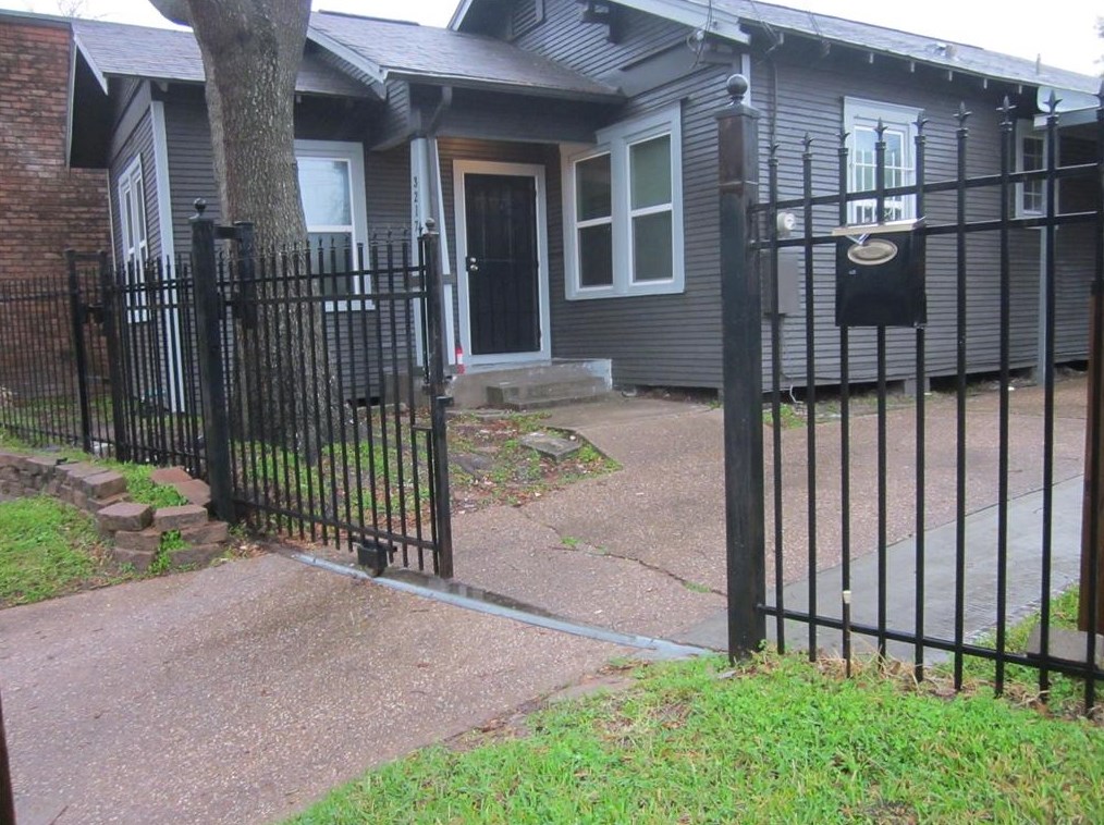 3217 Winbern St, Houston TX  77004-4650 exterior