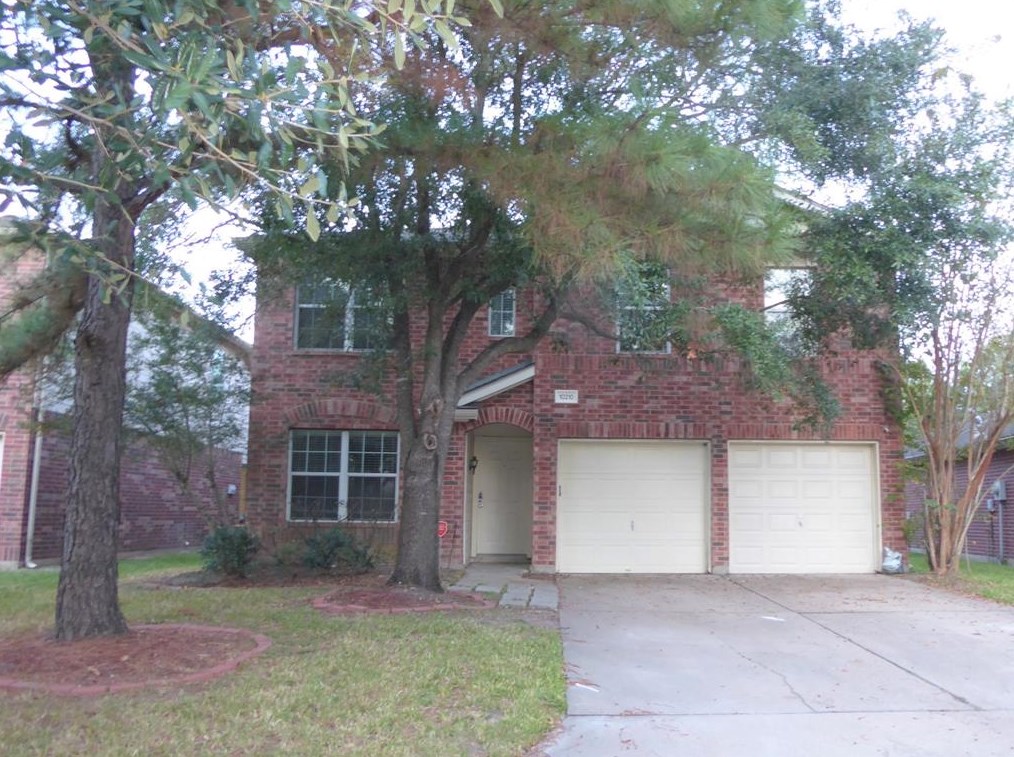 10210 E Summit Canyon Dr, Houston, TX 77095