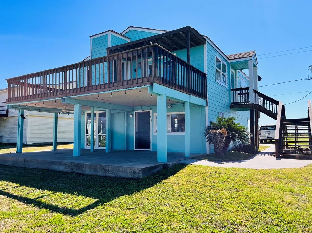 1537 Blue Water Dr, Jones Creek, TX 77541-9654