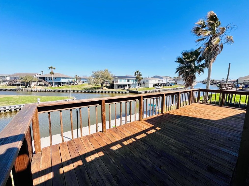 1537 Blue Water Dr, Jones Creek TX  77541-9654 exterior