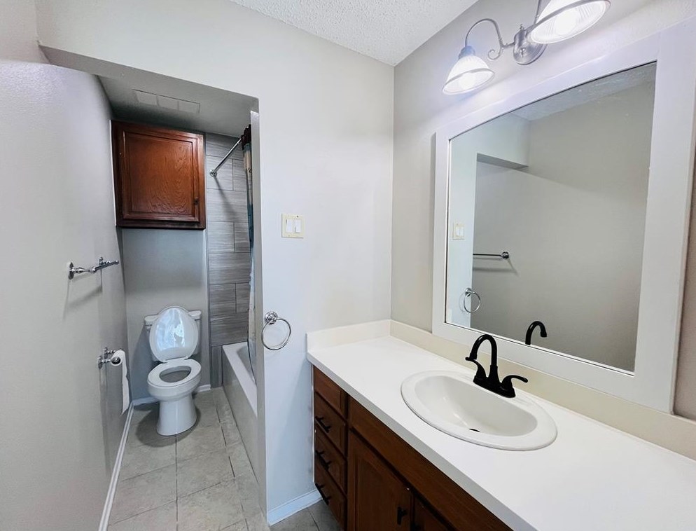 1537 Blue Water, Jones Creek TX  77541-8492 exterior