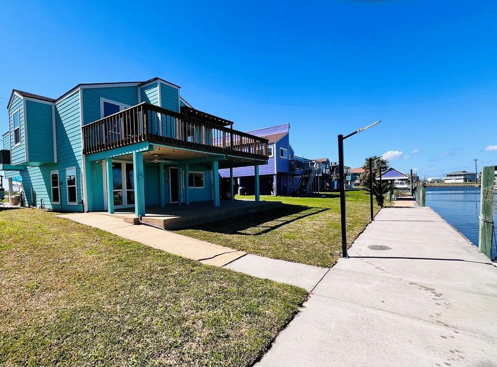 1537 Blue Water, Jones Creek TX  77541-8492 exterior