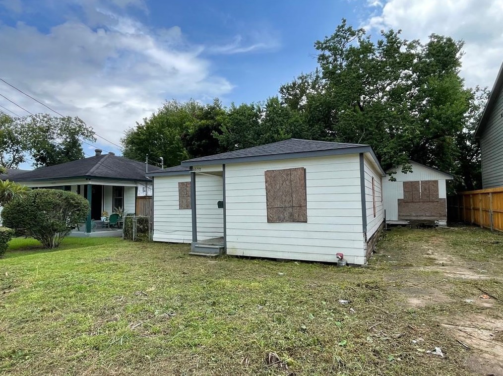 4630 Larkspur St, Houston, TX 77051-2828