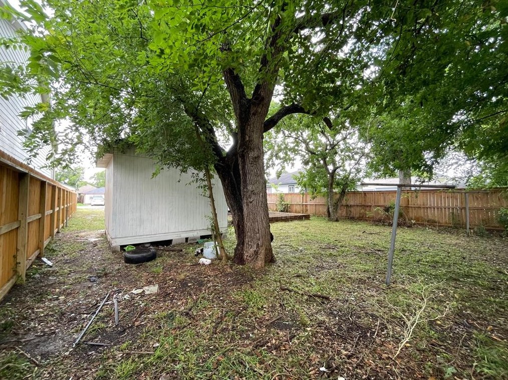 4630 Larkspur St, Houston TX  77051-2730 exterior