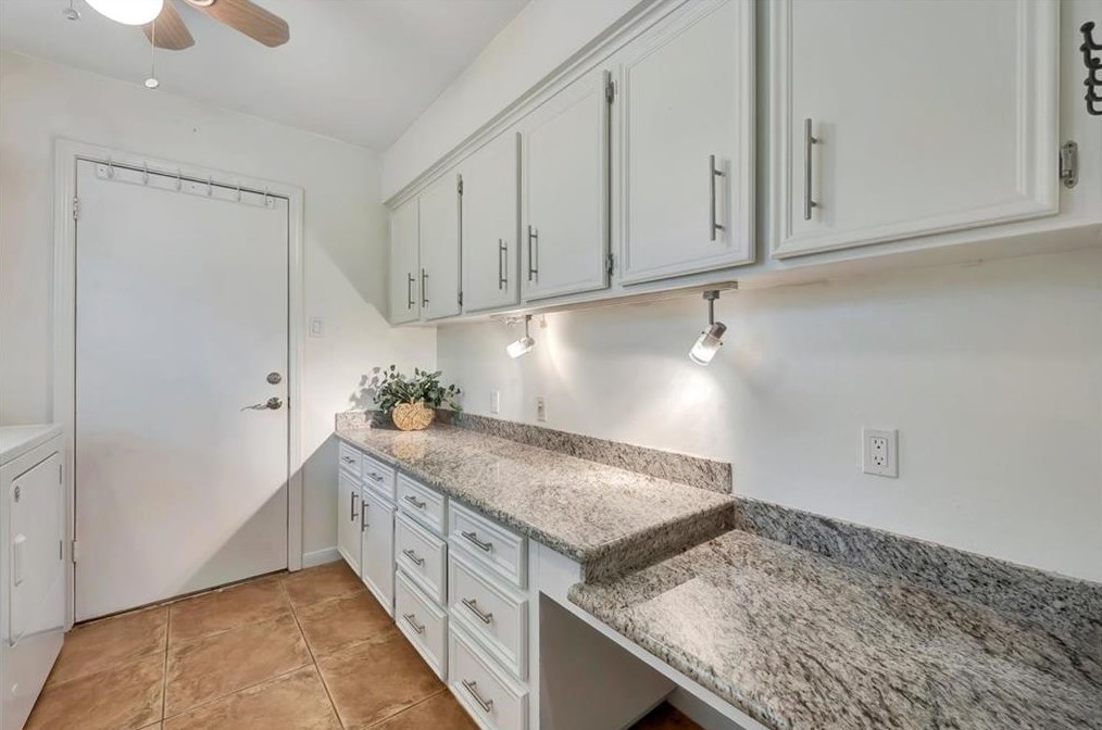 3811 Glenmeade Dr, Houston TX  77059-6004 exterior