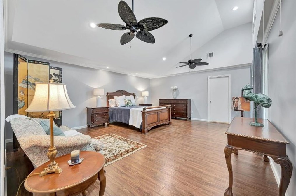 3811 Glenmeade Dr, Houston TX  77059-6004 exterior