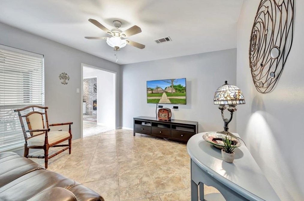 3811 Glenmeade Dr, Houston TX  77059-6004 exterior