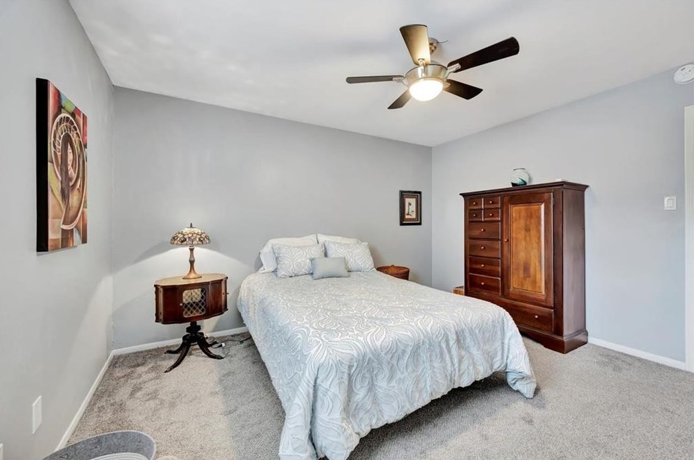 3811 Glenmeade Dr, Houston TX  77059-6004 exterior