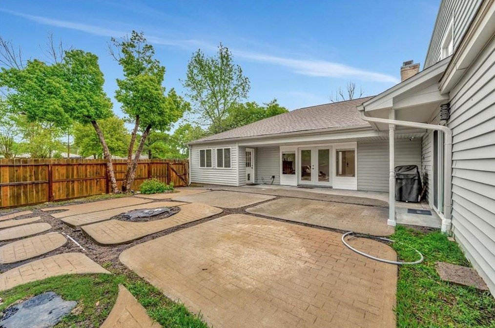 3811 Glenmeade Dr, Houston TX  77059-6004 exterior