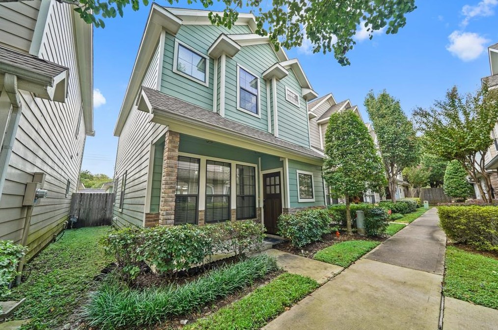 1846 Woodbend Village Ct, Houston, TX 77055-2061