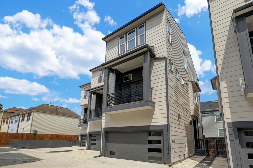 1535 W 24th St #c, Houston, TX 77008