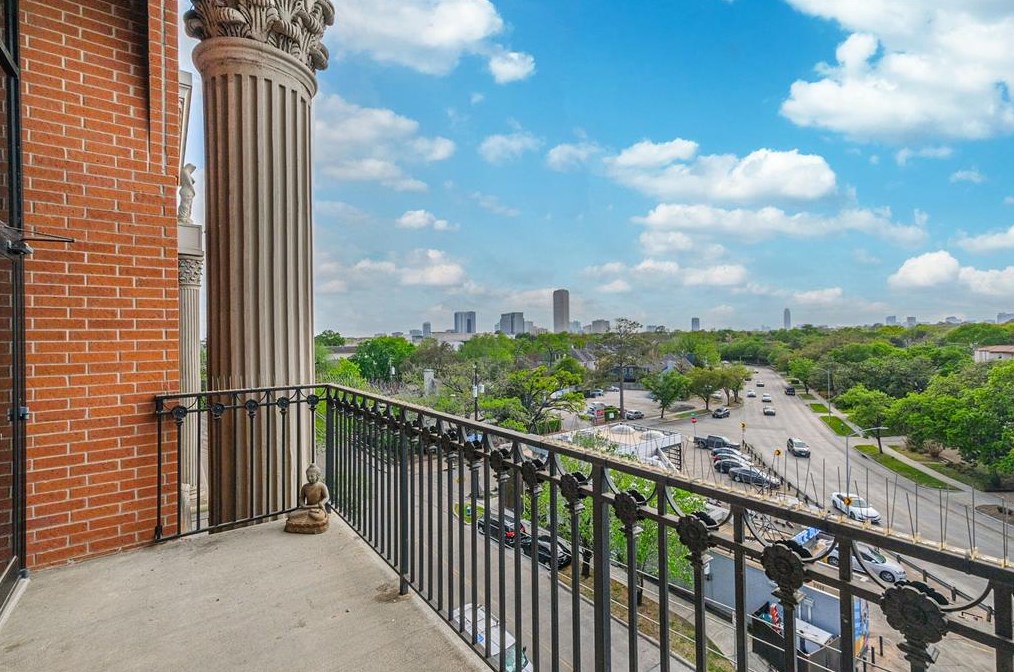 1025 S Shepherd Dr Unit 310, Houston, TX 77019