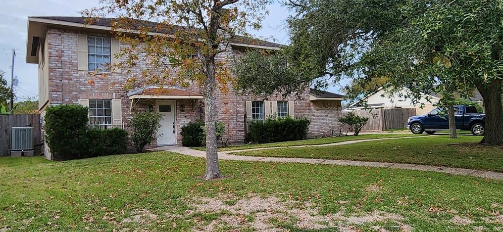 1904 La Salle Ln, League City, TX 77573