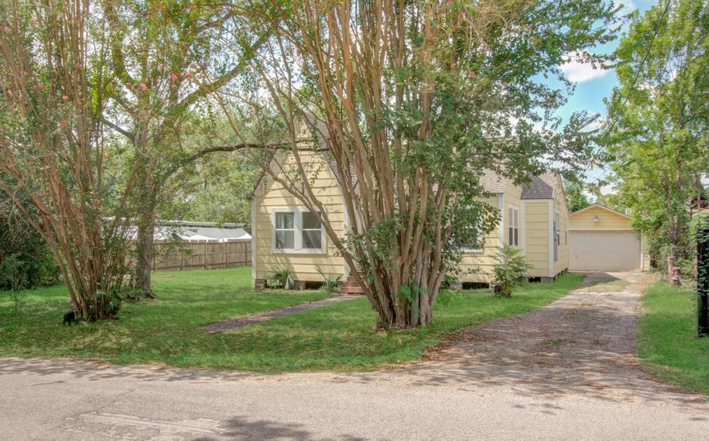 1119 Pecan St, Channelview, TX 77530