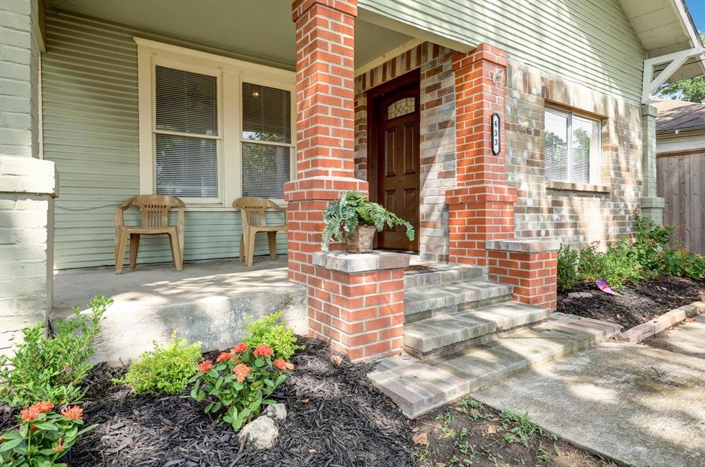433 Everton St, Houston, TX 77003-1323