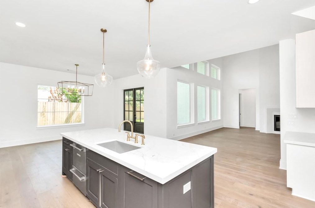 14023 Kingsride Ln, Houston TX  77079-3218 exterior