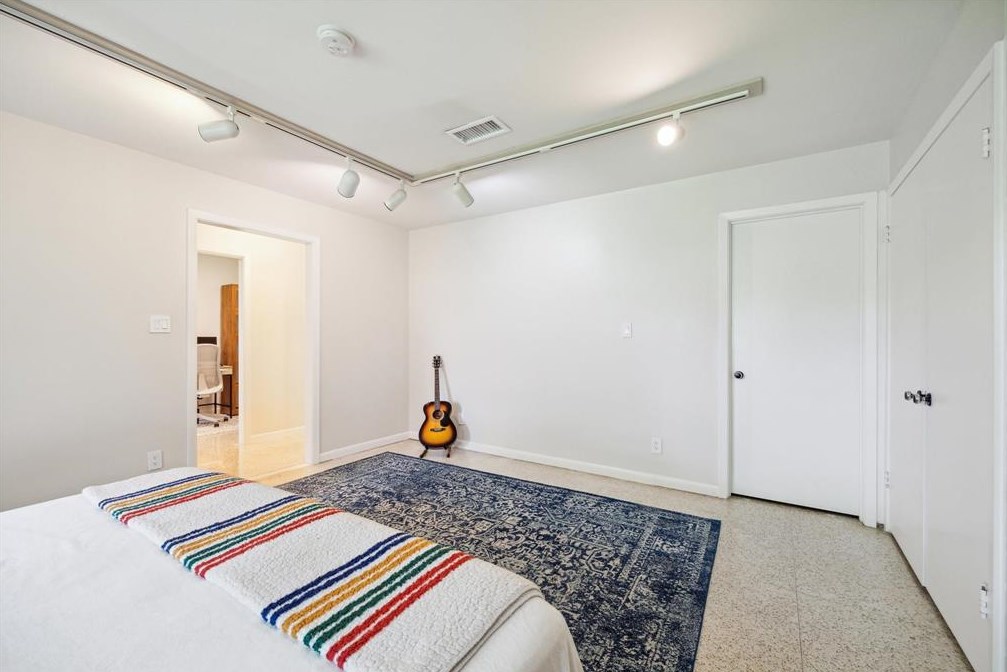 3542 Sun Vly Dr, Houston TX  77025-4150 exterior