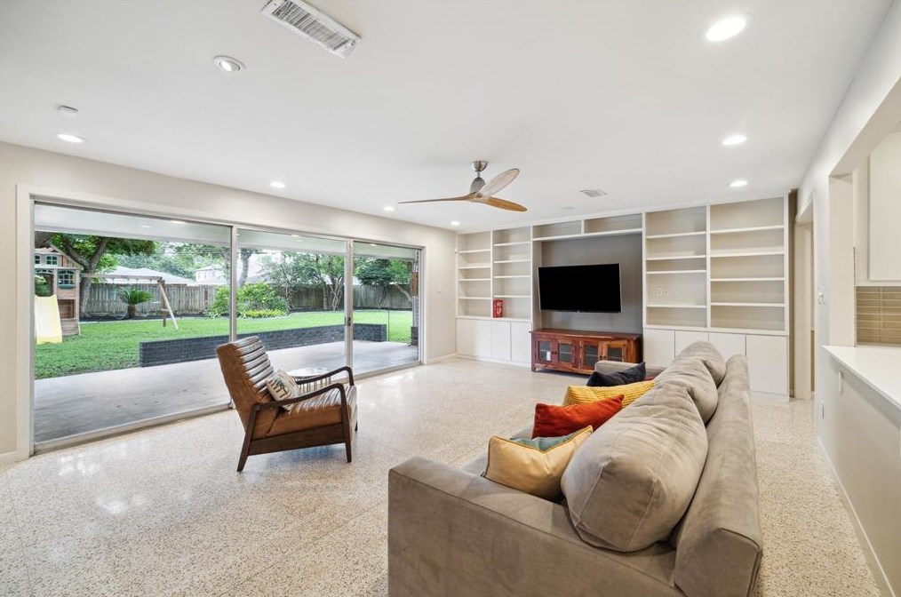 3542 Sun Vly Dr, Houston TX  77025-4150 exterior