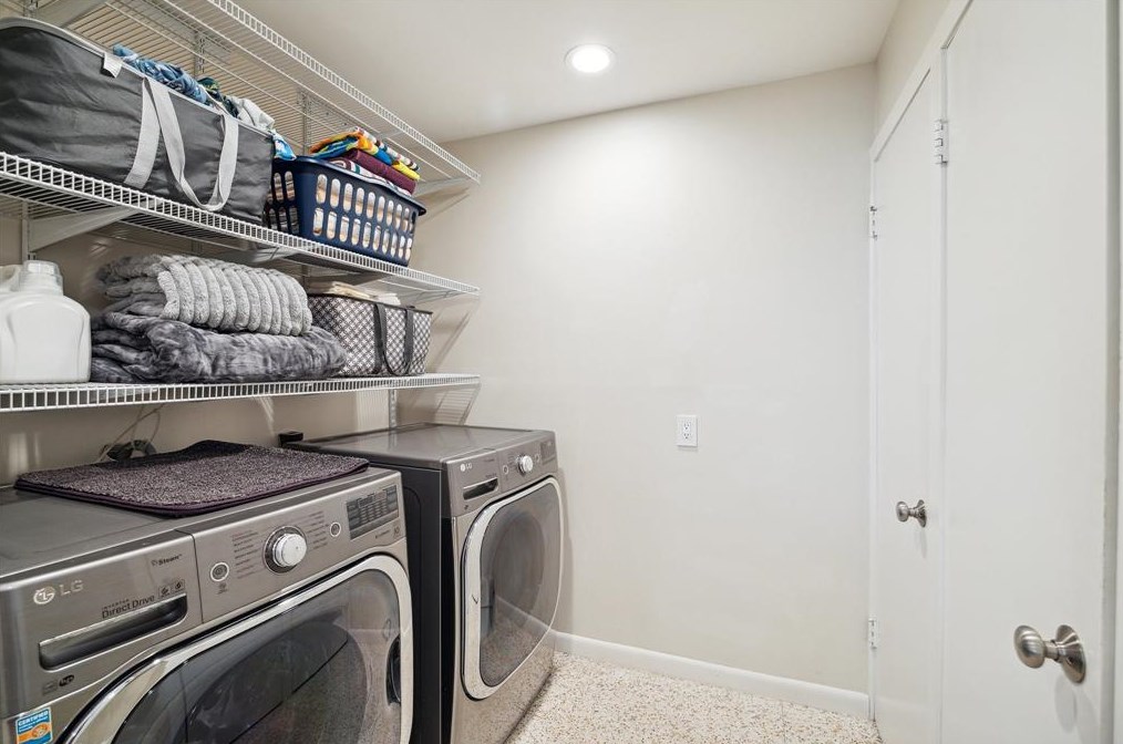 3542 Sun Vly Dr, Houston TX  77025-4150 exterior