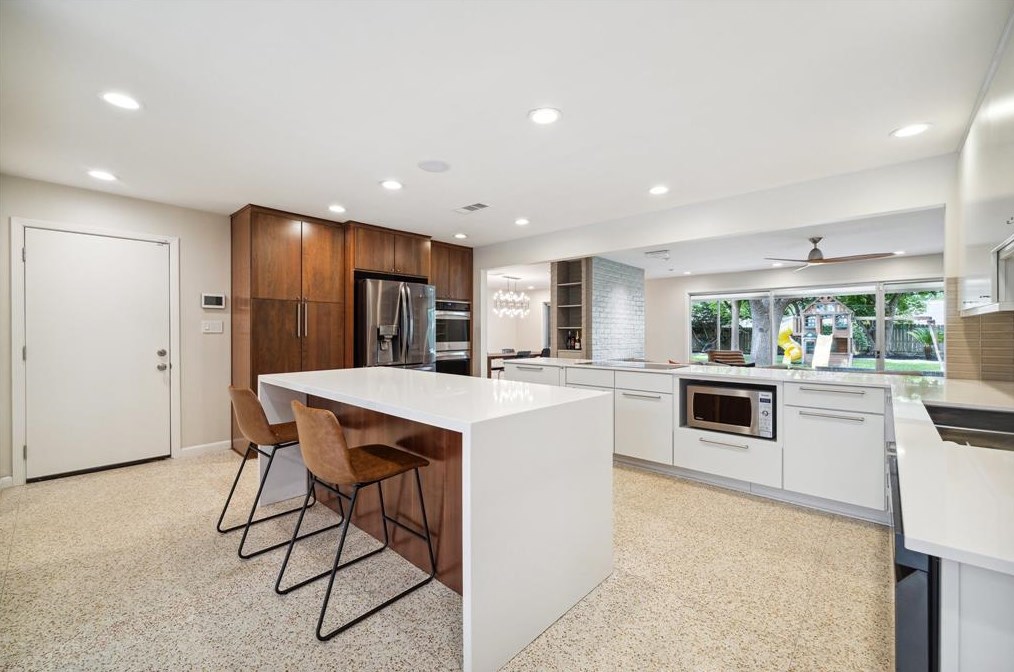 3542 Sun Vly Dr, Houston TX  77025-4150 exterior