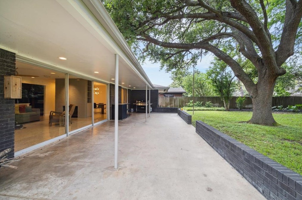 3542 Sun Vly Dr, Houston TX  77025-4150 exterior
