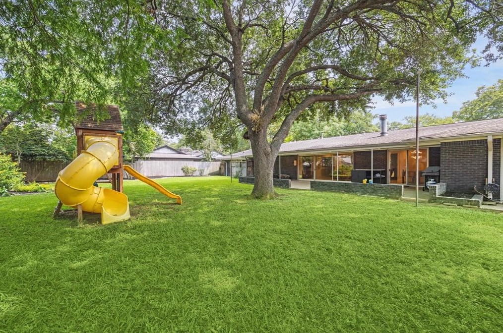3542 Sun Vly Dr, Houston TX  77025-4150 exterior