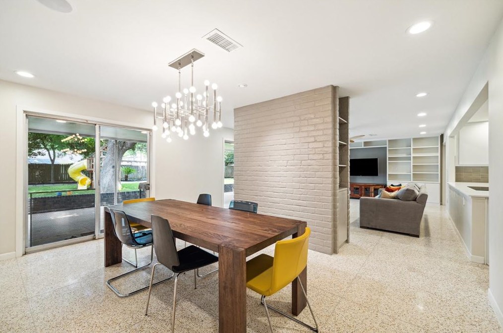 3542 Sun Vly Dr, Houston TX  77025-4150 exterior
