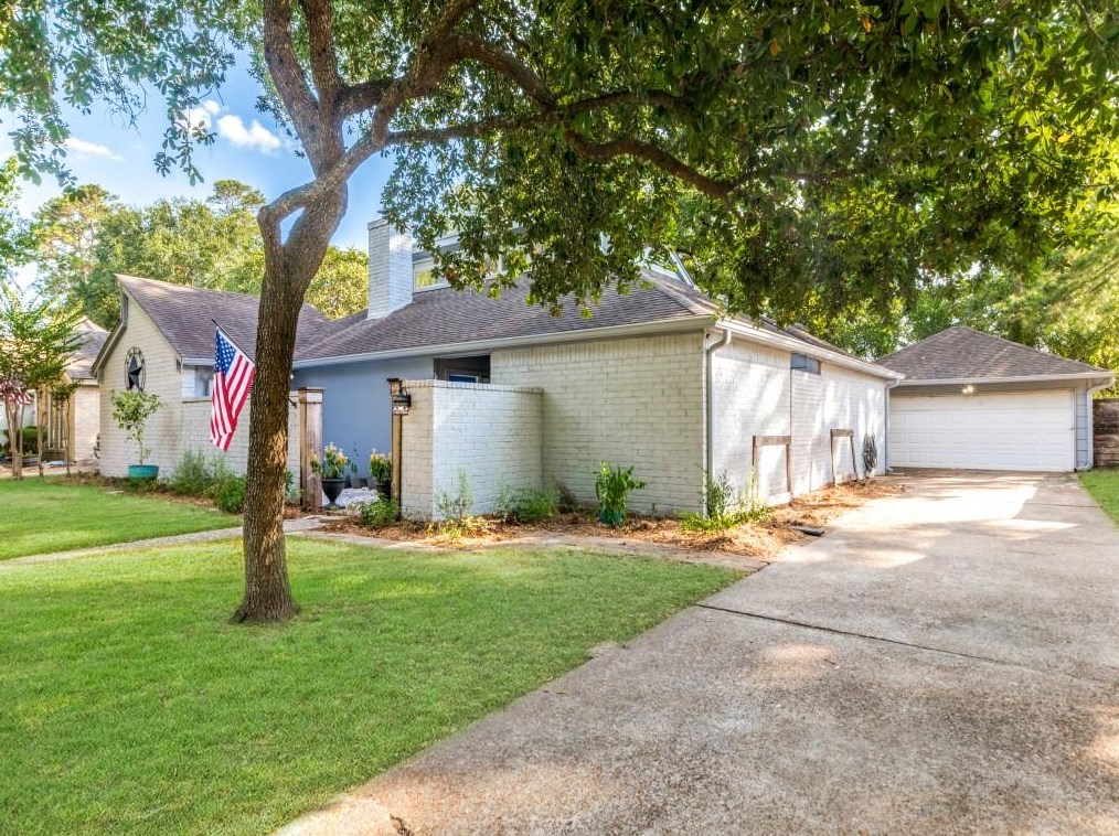 14115 Cleobrook Dr, Houston, TX 77070-3716