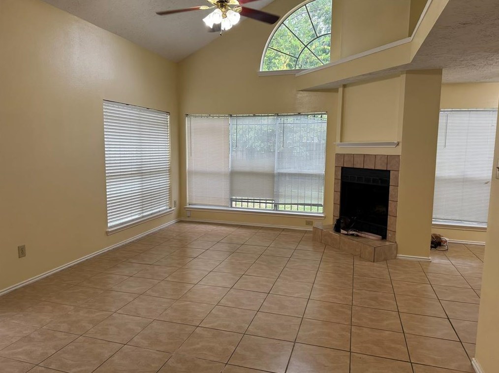 9414 Spindlewood Dr, Houston, TX 77083