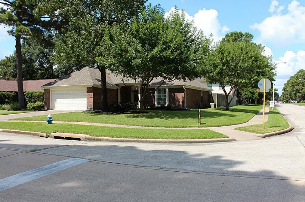 9202 Bayou Bluff Dr, Spring, TX 77379-4488