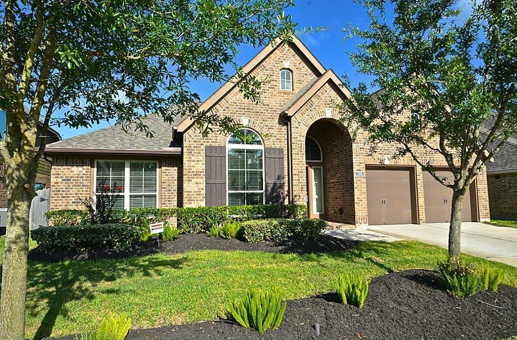 2306 Lost Bridge Ln, Pearland, TX 77584