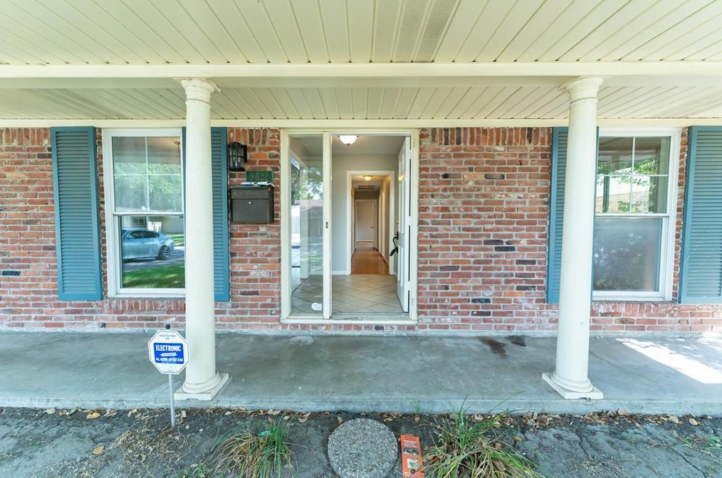 9622 Fairdale Ln, Houston, TX 77063