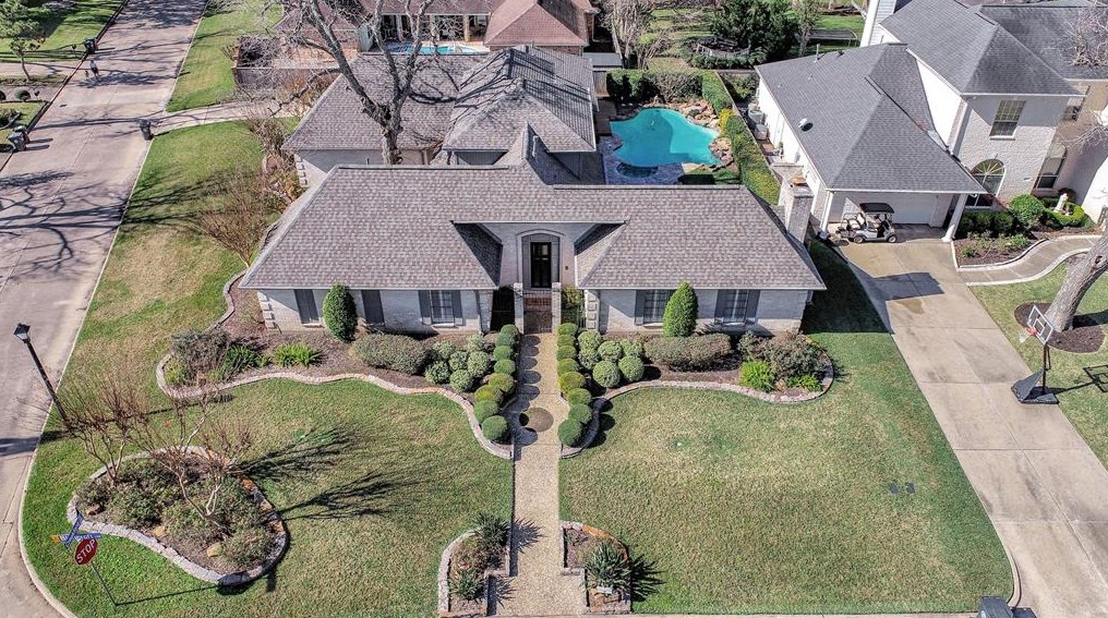 103 Blancroft Ct, Sugar Land, TX 77478-3944