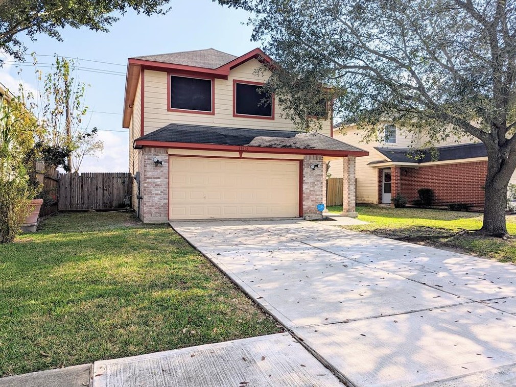 13615 Ambrose St, Houston, TX 77045