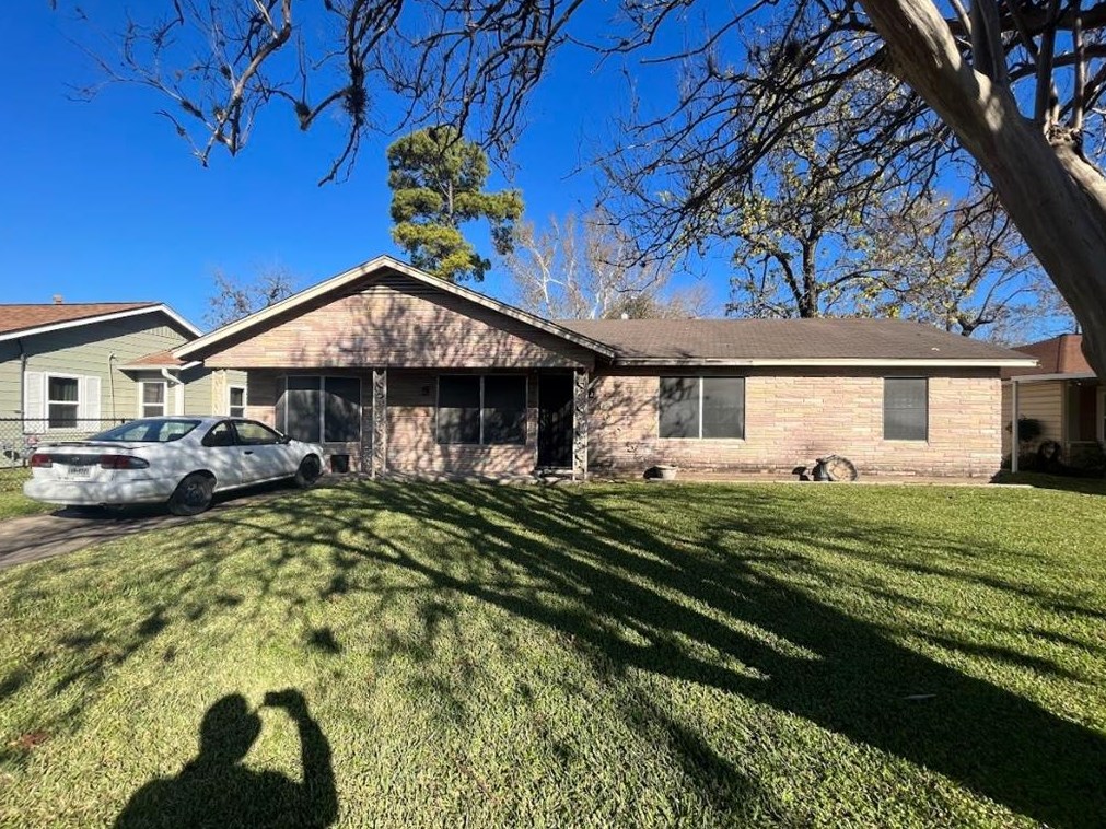 7005 Peyton St, Houston, TX 77028-5018