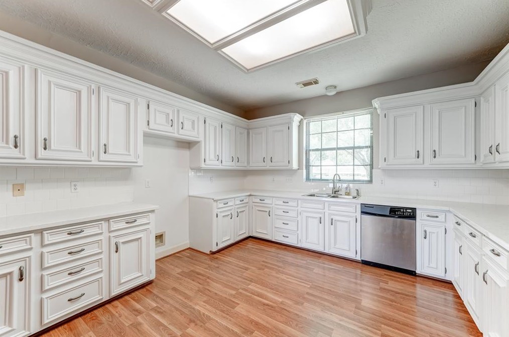 32711 Waltham Xing, Fulshear TX 77441-4205 exterior