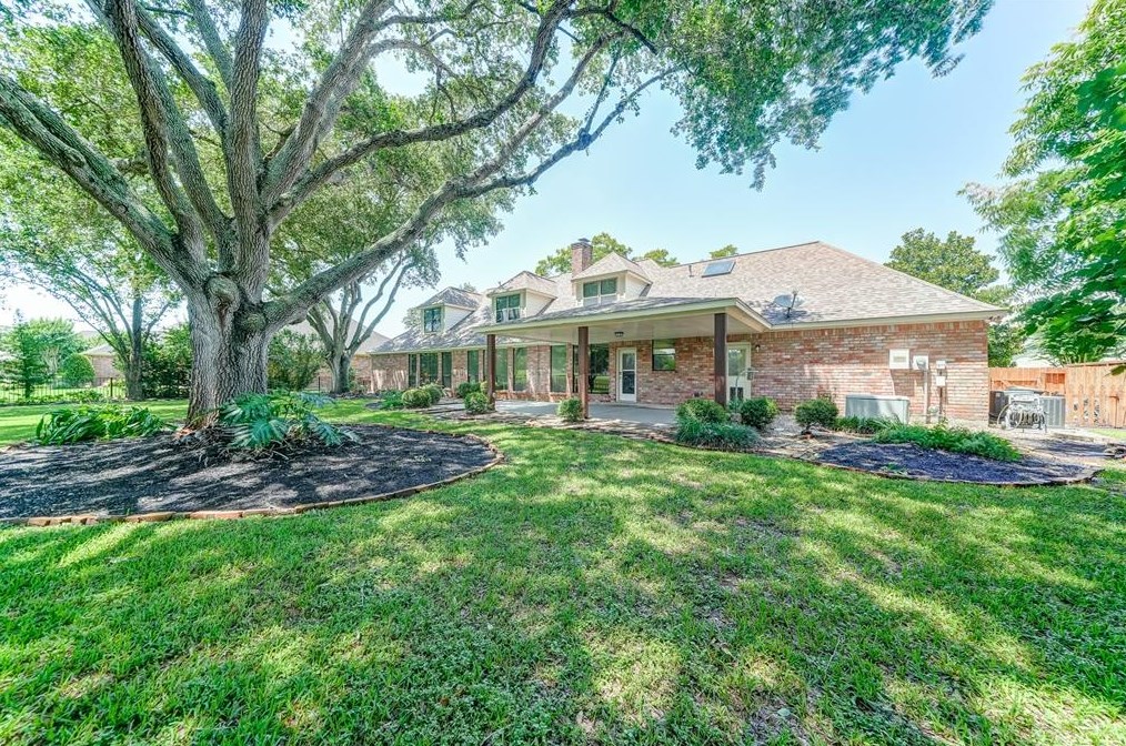 32711 Waltham Xing, Fulshear TX 77441-4205 exterior