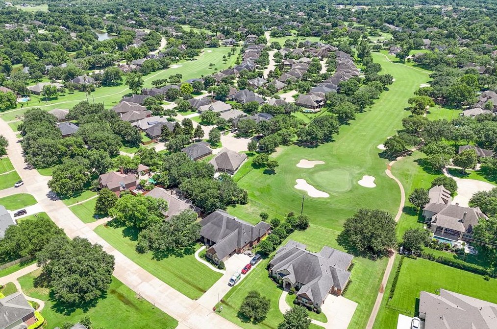 32711 Waltham Xing, Fulshear TX 77441-4205 exterior