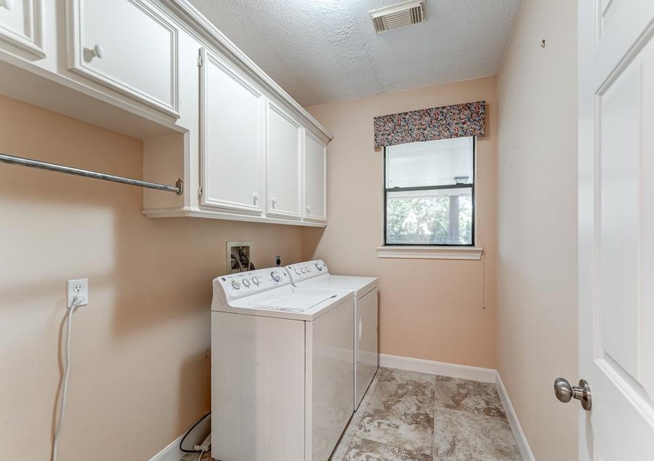 32711 Waltham Xing, Fulshear TX 77441-4205 exterior