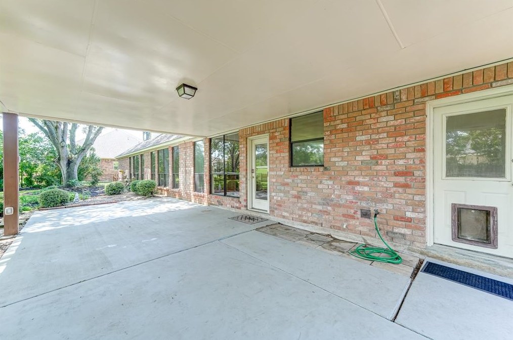 32711 Waltham Xing, Fulshear TX 77441-4205 exterior