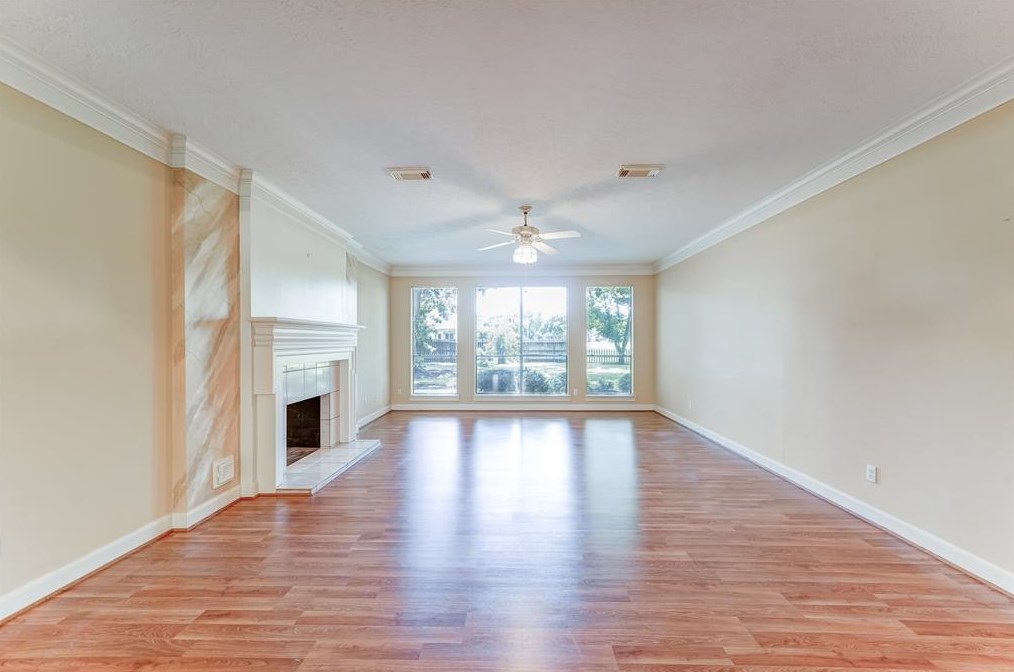 32711 Waltham Xing, Fulshear TX 77441-4205 exterior